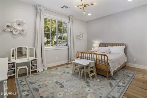 Bedroom - 4119 E Pinchot Ave, Phoenix, AZ 85018 photo 4 of 9