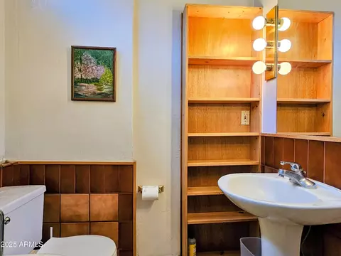 Bath - 828 Sims Rd, Bisbee, AZ 85603 photo 1 of 3