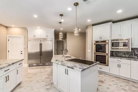 Kitchen - 3332 E Cherokee St, Phoenix, AZ 85044 photo 3 of 6