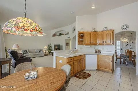 Kitchen - 7925 E Monte Ave, Mesa, AZ 85209 photo 2 of 4