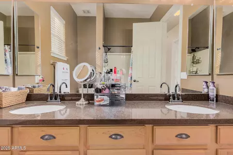 Bath - 10529 E Posada Ave, Mesa, AZ 85212 photo 3 of 4