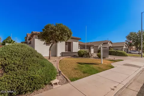 Exterior - 10529 E Posada Ave, Mesa, AZ 85212 photo 2 of 9