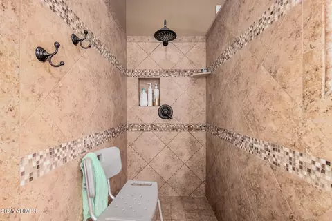 Bath - 10529 E Posada Ave, Mesa, AZ 85212 photo 2 of 4