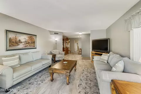 649 S Arrowwood Way, Mesa, AZ 85208