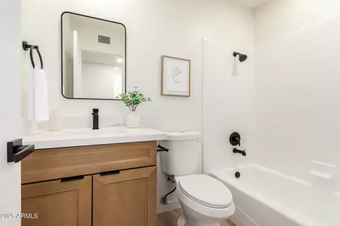 Bath - 7929 E Lakeview Ave, Mesa, AZ 85209 photo 3 of 4
