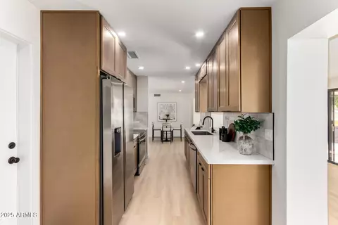 Kitchen - 7929 E Lakeview Ave, Mesa, AZ 85209 photo 4 of 4