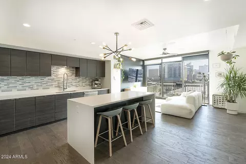 200 W Portland St #715, Phoenix, AZ 85003