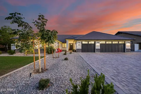 8425 W Louise Ct, Peoria, AZ 85383