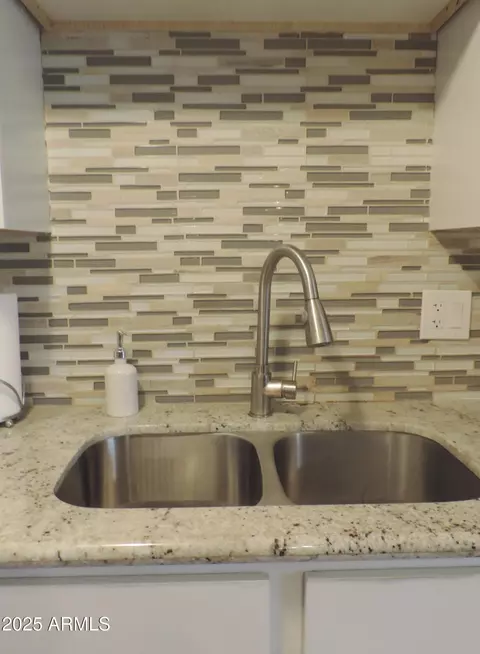 Kitchen - 764 N Thunderbird Dr, Apache Junction, AZ 85120 photo 7 of 8