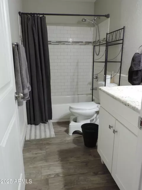 Bath - 764 N Thunderbird Dr, Apache Junction, AZ 85120 photo 1 of 6