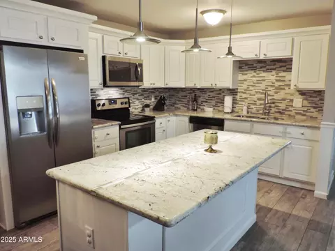 Kitchen - 764 N Thunderbird Dr, Apache Junction, AZ 85120 photo 5 of 8