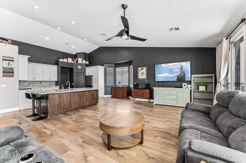85 E Betsy Ln, Gilbert, AZ 85296 photo 6