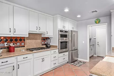 Kitchen - 1232 E Lupine Ave, Phoenix, AZ 85020 photo 1 of 3
