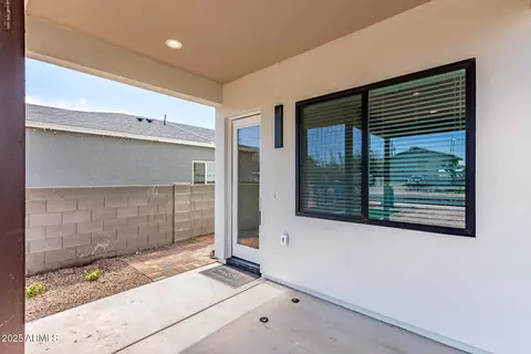 Exterior - 1102 S 4th Ave, Phoenix, AZ 85003 photo 2 of 7