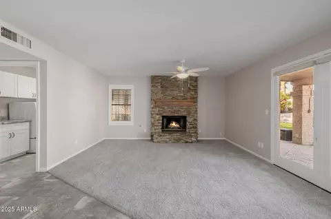 Living - 16809 S 33rd Way, Phoenix, AZ 85048 photo 14 of 20