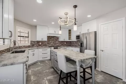 Kitchen - 16809 S 33rd Way, Phoenix, AZ 85048 photo 2 of 9