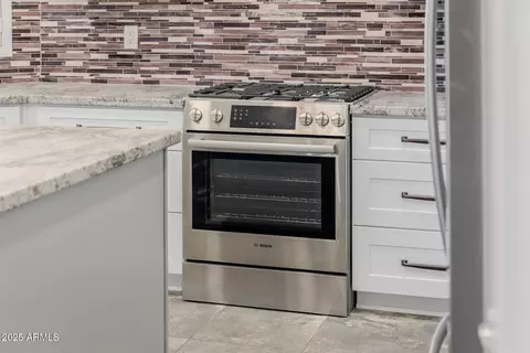 Kitchen - 16809 S 33rd Way, Phoenix, AZ 85048 photo 8 of 9