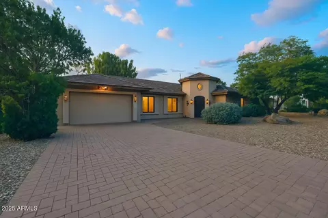 722 W Moon Valley Dr, Phoenix, AZ 85023