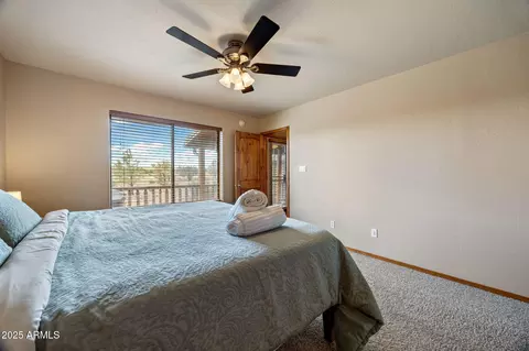 Bedroom - 2670 Lodge Loop, Overgaard, AZ 85933 photo 2 of 4