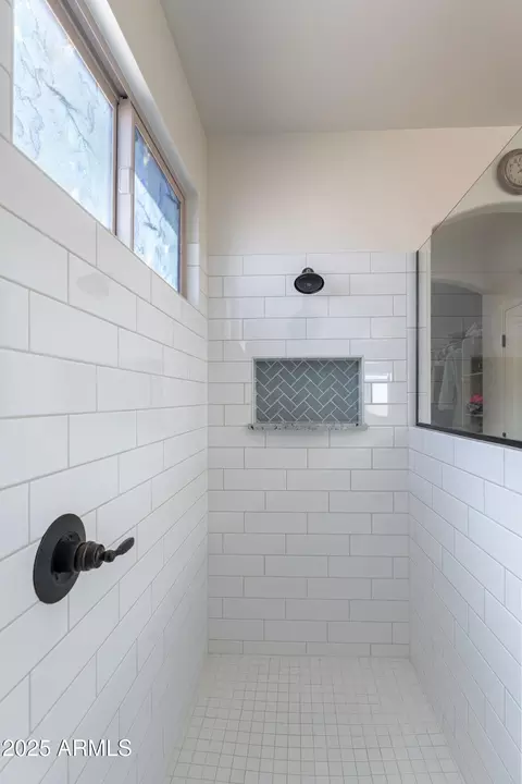 Bath - 6717 E Vaquero Cir, Hereford, AZ 85615 photo 2 of 2