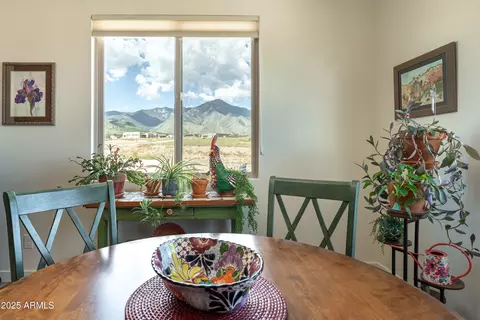 Dining - 6717 E Vaquero Cir, Hereford, AZ 85615 photo 2 of 2