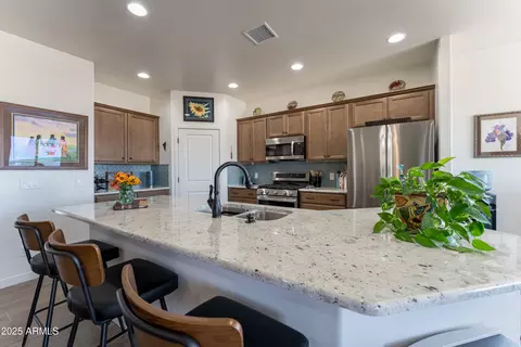 Kitchen - 6717 E Vaquero Cir, Hereford, AZ 85615 photo 3 of 5