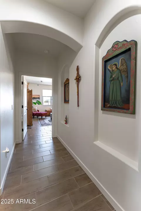 Entry Way - 6717 E Vaquero Cir, Hereford, AZ 85615 photo 6 of 6