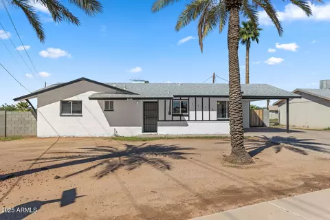 2230 E Chipman Rd, Phoenix, AZ 85040