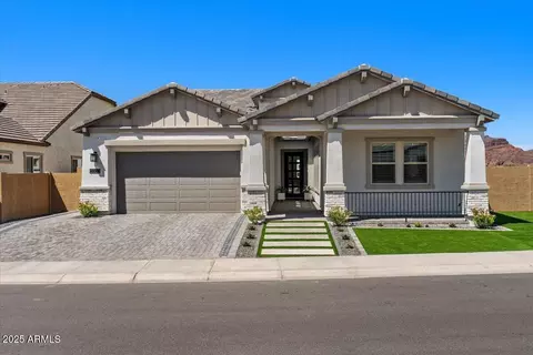 5860 E Sanford St, Mesa, AZ 85215