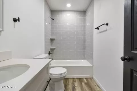 Bath - 427 E Crescent Ave, Mesa, AZ 85204 photo 1 of 3