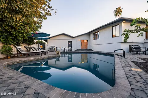 8226 E Jackrabbit Rd, Scottsdale, AZ 85250