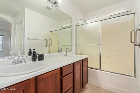 Bath - 1637 E Ash Ave, Buckeye, AZ 85326 photo 1 of 4