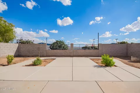 Exterior - 1637 E Ash Ave, Buckeye, AZ 85326 photo 4 of 5