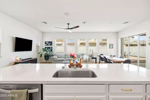 Kitchen - 11038 E Utopia Ave, Mesa, AZ 85212 photo 5 of 5