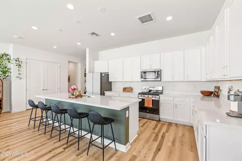 Kitchen - 11038 E Utopia Ave, Mesa, AZ 85212 photo 3 of 5