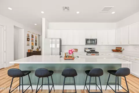 Kitchen - 11038 E Utopia Ave, Mesa, AZ 85212 photo 2 of 5