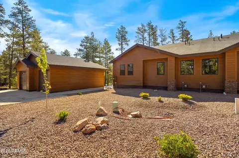 Exterior - 2701 W Villa Loop, Show Low, AZ 85901 photo 4 of 8