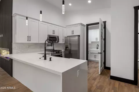 Kitchen - 2701 W Villa Loop, Show Low, AZ 85901 photo 1 of 2