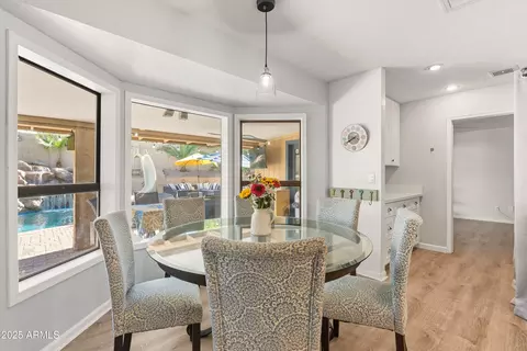 Dining - 2217 E North Ln, Phoenix, AZ 85028 photo 2 of 2