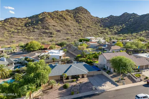 View/Area - 2217 E North Ln, Phoenix, AZ 85028 photo 2 of 14