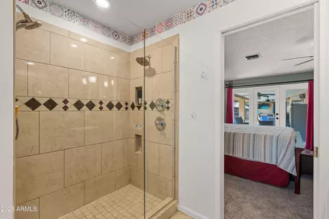 Bath - 2217 E North Ln, Phoenix, AZ 85028 photo 2 of 3