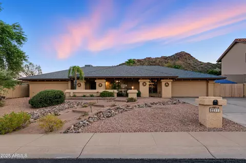 Exterior - 2217 E North Ln, Phoenix, AZ 85028 photo 41 of 43