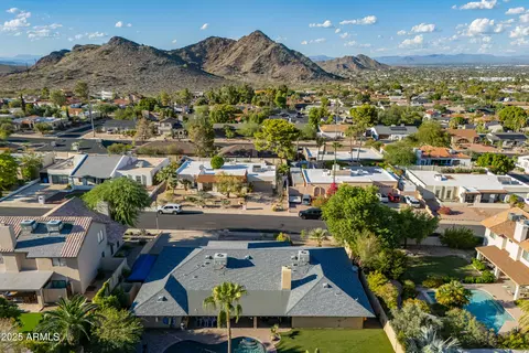 View/Area - 2217 E North Ln, Phoenix, AZ 85028 photo 5 of 14