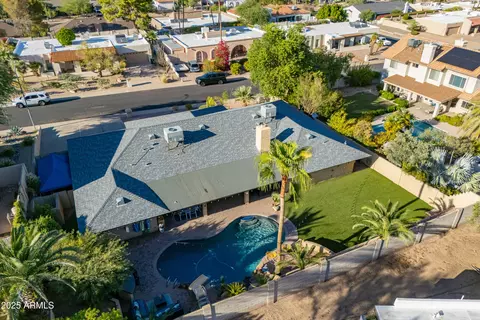 View/Area - 2217 E North Ln, Phoenix, AZ 85028 photo 7 of 14