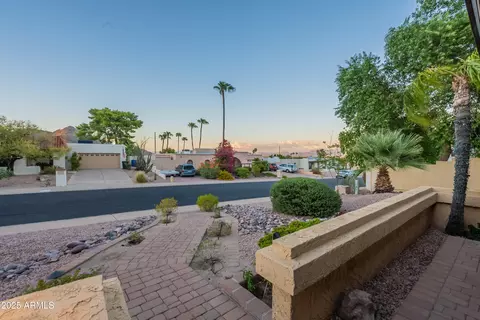Exterior - 2217 E North Ln, Phoenix, AZ 85028 photo 40 of 43