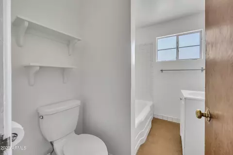 Bath - 2449 E Fairmount Ave, Phoenix, AZ 85016 photo 1 of 5