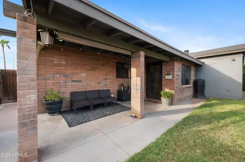 Exterior - 949 W Hackamore St, Mesa, AZ 85201 photo 3 of 7