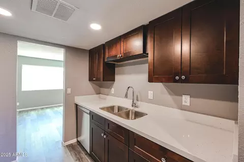 Kitchen - 7126 N 19th Ave #199, Phoenix, AZ 85021 photo 2 of 4
