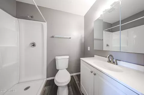 Bath - 7126 N 19th Ave #199, Phoenix, AZ 85021 photo 2 of 4