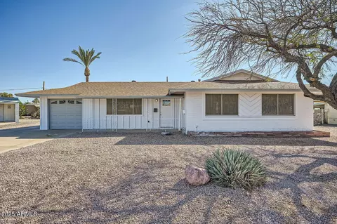 12021 N Riviera Ct, Sun City, AZ 85351